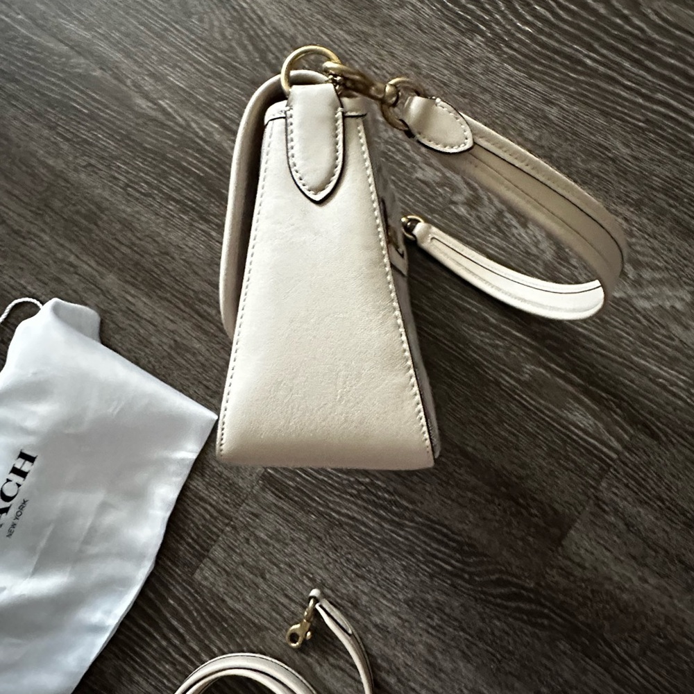 Soft Tabby Shoulder Bag In Signature Jacquard - Picture 5 of 11